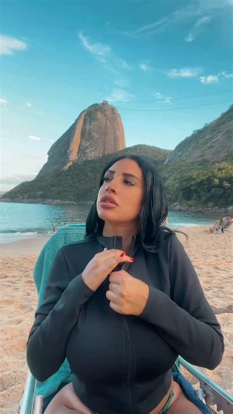 Mikaela Barbosa (@mikaelabrbs) • Instagram photos and videos.